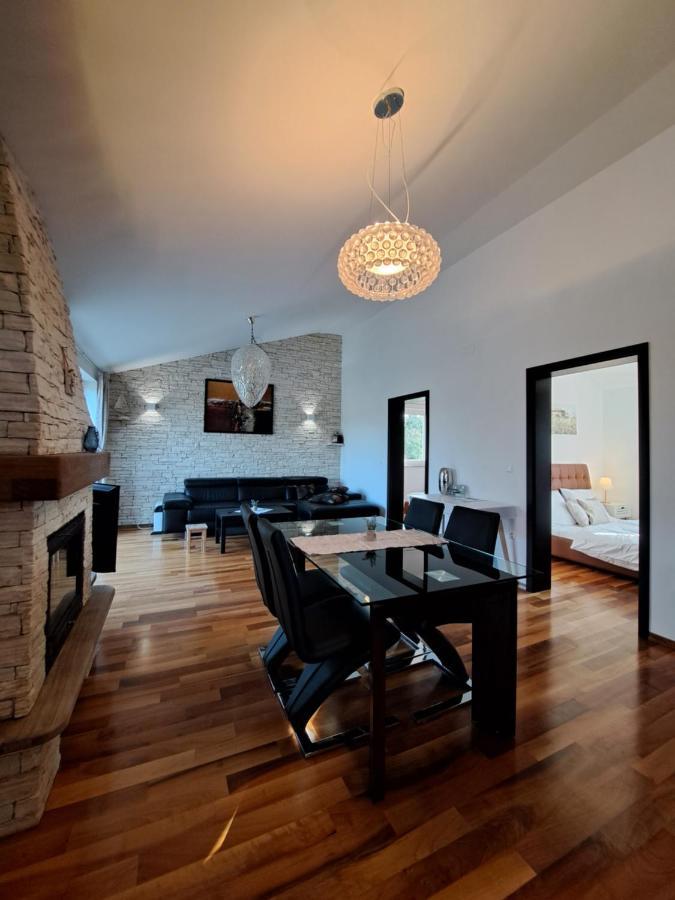 Apartments Villa Sotlar With Pool Umag Extérieur photo